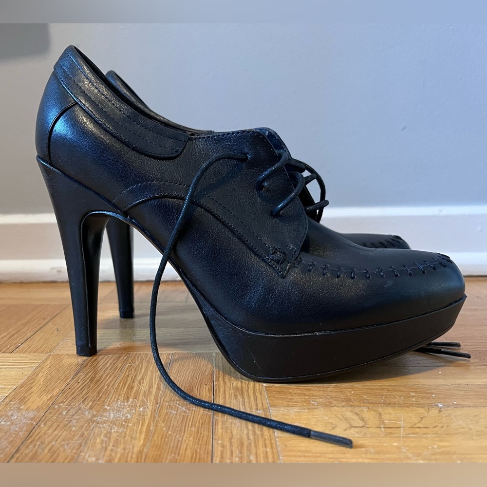 Aldo black leather Lace-Up platform heels, size 38.